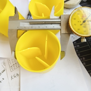 Capuchon de protection en plastique renforcé jaune-orange pour poteaux de 10 à 25 mm de diamètre, renforcement 60 mm - Product Image 3