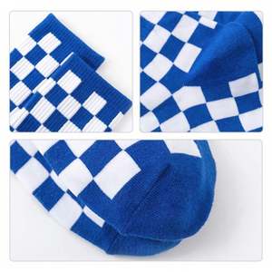 Calcetines Deportivos de Algodón a Cuadros Multicolor para Mujer, de Tubo Medio, para Invierno, Venta al Por Mayor - Product Image 3