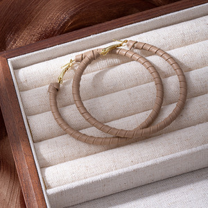 Boucles d'<span class=keywords><strong>oreilles</strong></span> Maillard Style Luxe Léger en Cuir, <span class=keywords><strong>Grandes</strong></span> Boucles d'<span class=keywords><strong>Oreilles</strong></span> Créatives pour Femmes, Design Niche, Boucles d'<span class=keywords><strong>Oreilles</strong></span> Exagérées en Forme de Visage, Petites Boucles d'<span class=keywords><strong>Oreilles</strong></span> Émotionnelles - Product Image 3