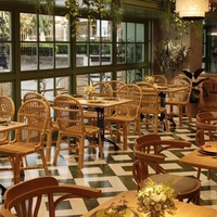 Ensemble de table et chaises de salle à manger en bois modulaire OEM ODM pour restaurant commercial, bar, cafétéria, traiteur, café, banquet