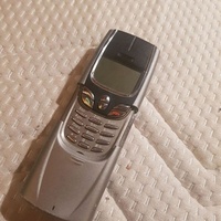 Livraison Gratuite Téléphone Portable Classique Simple Original Débloqué d'Usine Meilleur Achat Petit Téléphone Mobile à Clavier Coulissant