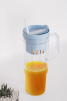 Gobelet en plastique de 1200ml avec infuseur de fruits et paille Verres de camping de grande capacité pour l'eau bouillante