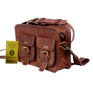 Sac à bandoulière vintage en similicuir Lowell Designer Craft pour femme, avec fermoirs et boucles métalliques, motif géométrique, pliable pour le voyage - Product Image 1