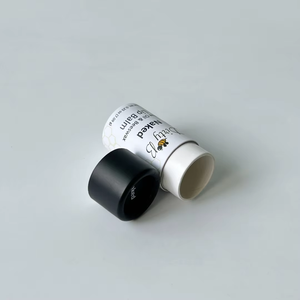Envase de Bálsamo Labial Cosmético Personalizable de Alta Calidad, 100% Biodegradable y Reciclable, Cilindro de Cartón Hecho a Mano con Sistema de Empuje Retráctil - Product Image 4