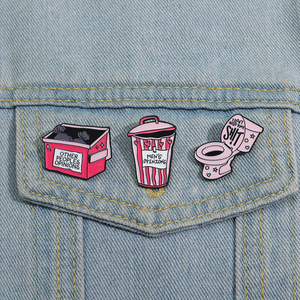 Lindo inodoro cubo de basura forma esmalte Pin dibujos animados decoración creativa broche solapa insignia joyería regalo para amigos al por mayor - Product Image 1