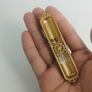 Mezuzah cylindrique en alliage de zinc peinte à la main avec décoration latérale en forme de parchemin, cadeau de déménagement sacré <span class=keywords><strong>juif</strong></span> - Product Image 4