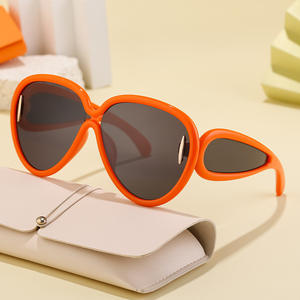 Lunettes de soleil surdimensionnées de style européen pour femmes, protection UV400, matériau PC, pare-soleil de classe 2, KJ-9050 - Product Image 1