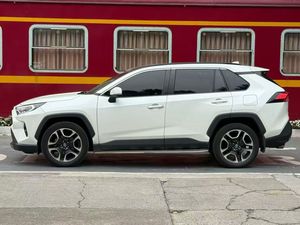 Vente en gros de voitures Toyota <span class=keywords><strong>Rav</strong></span> <span class=keywords><strong>4</strong></span> neuves et d'occasion, RAV4 5 places, 2021, <span class=keywords><strong>2022</strong></span>, 2023, 2024, <span class=keywords><strong>RAV</strong></span>-<span class=keywords><strong>4</strong></span> AWD, voiture à essence d'occasion - Product Image 3
