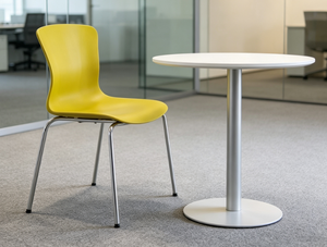 Chaises de salle à manger modernes et durables pour restaurants |   Chaises en plastique commerciales avec pieds en métal, prix de gros et livraison rapide aux États-Unis - Product Image 4