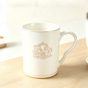 Ensemble de 2 tasses à café en porcelaine fine, motif calèche vintage de luxe, bord doré, pour cadeau d'affaires, de mariage ou de fête - Product Image 3