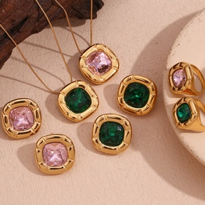 Set di Gioielli alla Moda con Fiori Colorati in Zirconia, Collana, Orecchini e Anello in Acciaio Inossidabile Placcato Oro - Product Image 5