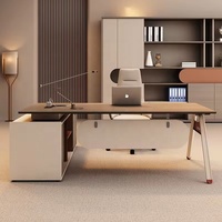 Bureau de direction en forme de L en bois de noyer avec armoire latérale blanche crème et éclairage LED, design flottant, bureau de direction pour PDG