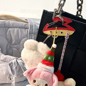 Gantungan Kunci Karabiner Akrilik Kartun Lucu dengan Desain Pengait Panjat Tebing Ringan Tahan Air Tahan Aus Suvenir Gaya Korea - Product Image 3