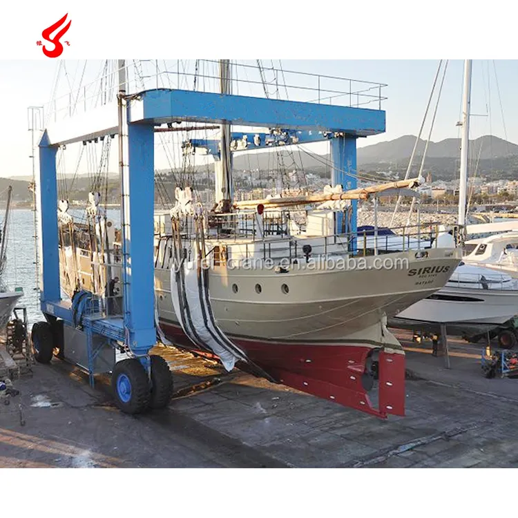 Grúa de elevación de yate de elevación de barco marino motorizada autopropulsada de 200 toneladas de alta calidad con motor hidráulico
