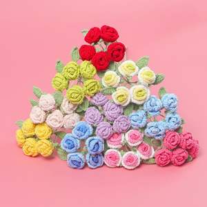 Populaire créatif multicolore 5 têtes Crochet <span class=keywords><strong>laine</strong></span> tricoté bulle Rose Bouquet pour l'obtention du diplôme Halloween gros tricot fleur - Product Image 1