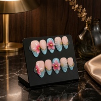 Faux ongles à presser faits main, motif fleur 3D ombré rose et bleu, avec chaîne dorée et perles, pour salon de beauté (vente en gros)