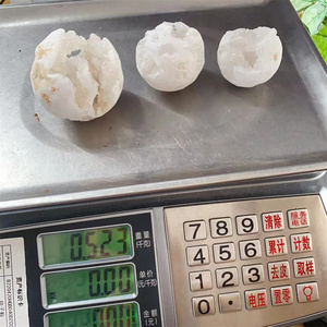 Bán Buôn Tự Nhiên Khắc Chất Lượng Cao Tinh Thể Màu Trắng Geode Sphere Cho Trang Trí Nội Thất - Product Image 5