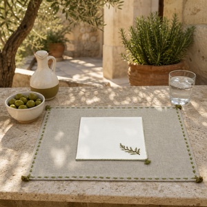 Nappes en lin pur brodées sur mesure avec ourlet festonné pour hôtel, 45*45cm, vente en gros - Product Image 3