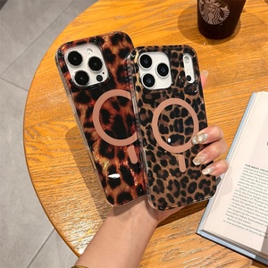 เคสโทรศัพท์ลายเสือดาวแฟชั่นสุดเซ็กซี่ วัสดุ TPU แข็งแรง รองรับการชาร์จไร้สายแบบแม่เหล็ก สำหรับ iPhone 17 Promax 16 15 14 13 - Product Image 2