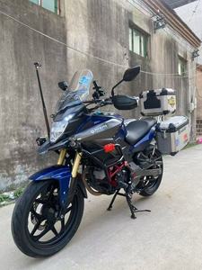 Moto d'occasion à deux places avec carrosserie en aluminium, design à trois compartiments, port de charge USB et écran LCD – <span class=keywords><strong>Motos</strong></span> sportives - Product Image 2