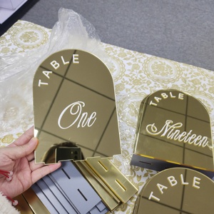 Numéros de table de mariage personnalisés en acrylique doré en forme d'arche, cartes de placement en acrylique, numéros de table pour réception de mariage à l'hôtel - Product Image 3