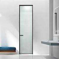 Porte de douche battante moderne en verre trempé dépoli avec cadre noir fin et poignée horizontale pour hôtel et salle de bain de cuisine