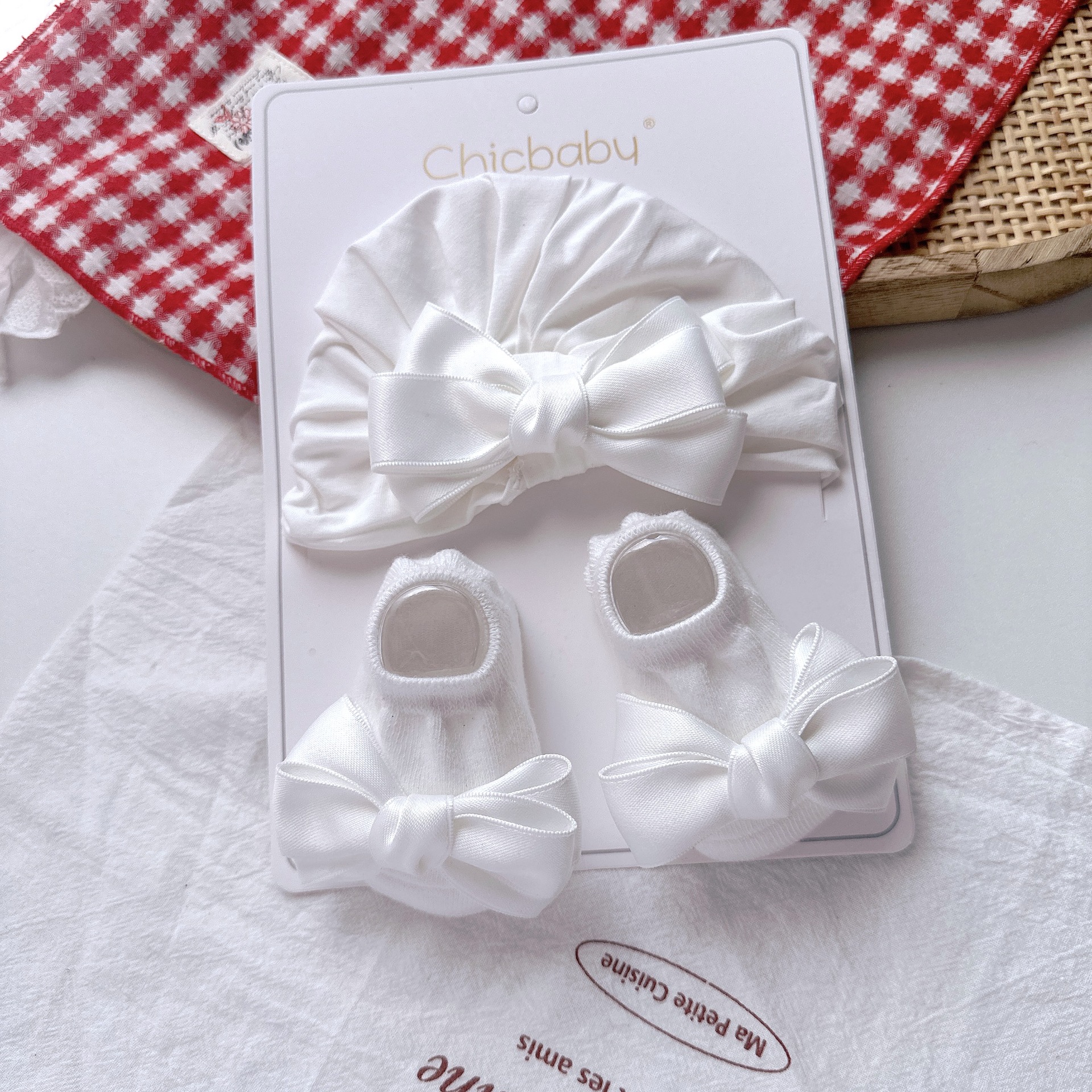 White three-knot indian hat white small socks suit