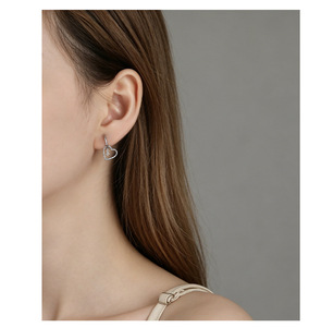 Pendientes de aro de plata de ley S925 con circonita cúbica en forma de corazón, pendientes de moda para mujer, joyería de boda, pendientes para novia, fiesta, uso diario - Product Image 2