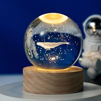Système solaire personnalisé planète sphère laser 3D intérieur sculpté petite veilleuse boule de cristal avec base en bois lumière LED lampe de nuit