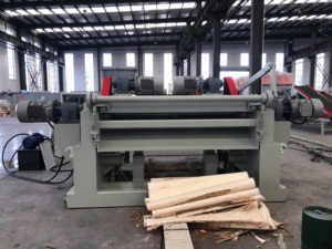 Máquina Peladora y Descortezadora de Troncos YUEQUN de Alta Productividad y Precisión, Motor y Bomba para Producción de Madera Contrachapada, Alimentación Hidráulica - Product Image 1