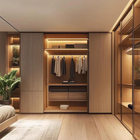 Armoire ouverte avec portes vitrées, armoire moderne, placard avec portes battantes, meuble de salon