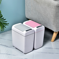 Poubelle intelligente rectangulaire rose de haute qualité Poubelle ABS rechargeable automatique sans contact Espace USB élégant pour une utilisation en cuisine