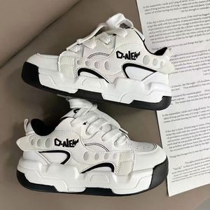 Zapatillas deportivas casuales de plataforma gruesa estilo Hong Kong, de moda y versátiles, para parejas, hombres y mujeres - Product Image 2