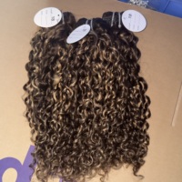 Offre Spéciale Prix Usine Cheveux Naturels Bouclés Ondulés Extensions de Cheveux Blond Platine 613 Cheveux Indiens Bouclés Couleur 4/27 Pixie Bouclés 99j
