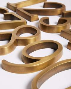 Letras sólidas de acero inoxidable con diseño de logotipo de letras de metal duradero de señalización exterior personalizada para decoración de pared oficinas de negocios - Product Image 6