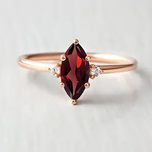 Heiß verkaufender roter Granat Marquise Form Edelstein massives Sterling Silber Gold oder rosé vergoldeter Ring für Damenmode