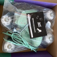 Patins à roulettes à 4 roues prêts à être expédiés pour adultes, personnalisables en matériau PU avec fonction lumineuse, design unisexe pour garçons et femmes