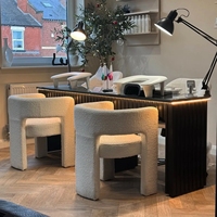 Station de manucure moderne de luxe pour salons de beauté, table de manucure noire avec plateau en verre