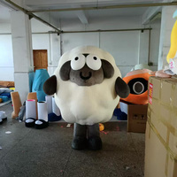 Mouton de dessin animé mignon personnalisé en usine modélisation 3D mousse sculptant mascotte utilisée accessoire de marche promotionnel pour le produit