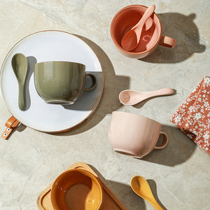 Taza de Café de Cerámica con Diseño de Dibujos Animados, Estilo Moderno y Elegante, Capacidad de 201-300 ml, Apta para Microondas y Lavavajillas, para Uso Doméstico, para Parejas - Product Image 3