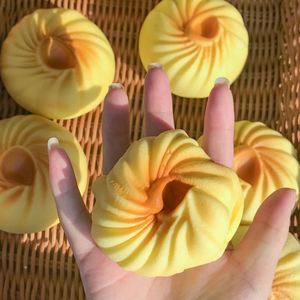 Soft Donut Petal-Shaped Design PU Foam Slow Rebound <b>Squishy</b> Toy Age 5-7 Decompression & Stress Relief Gift for Kids Adults - Product Image 6