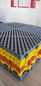 Carreaux de sol modulaires Tapis de sol en plastique PVC PP antidérapants Carrelage de sol de garage à emboîtement pour atelier de réparation automobile Garage - Product Image 4