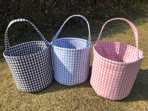 Cesto Pasquale Personalizzato di Alta Qualità, Simpatico Coniglietto, Secchiello per Caramelle per Bambini, Cesto Pasquale Monogrammato a Quadretti - Product Image 2