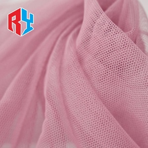 Prix <span class=keywords><strong>pas</strong></span> <span class=keywords><strong>cher</strong></span> 100% polyester dur maille net <span class=keywords><strong>tissu</strong></span> couleur personnalisée <span class=keywords><strong>pour</strong></span> moustique rideau gaze - Product Image 3