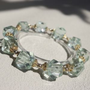 Pulsera de Cristal de Fluorita Verde Limpia Energéticamente, Resuelve la Ansiedad, Fluorita en Forma de Cubo de Azúcar, Equilibrio Emocional, Piedra Curativa - Product Image 3