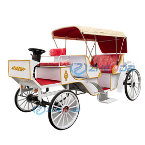 Carruaje de Caballos Blanco ZHENDA con Interior de Terciopelo Rojo, Decorado con Flores para Bodas - Product Image 3