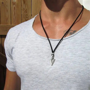 Collar de Flecha Triangular Vintage para <span class=keywords><strong>Hombre</strong></span>, Collar Vikingo con Punta de Flecha, Collar de <span class=keywords><strong>Cadena</strong></span> Larga para <span class=keywords><strong>Hombre</strong></span>, Joyería de Aleación Plateada - Product Image 3