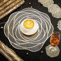 Napperons, chemins de table et sous-verres en plastique creux, design rose premium, durables, non toxiques, dorés métalliques, isolants thermiques et lavables