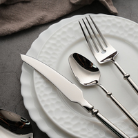 Vente en gros d'ensembles de couverts en acier inoxydable 304 couteau à steak fourchette cuillère à dessert fourchette cuillère à beurre support de couteau de mariage