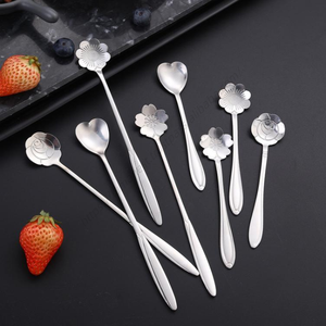 Cuillères à café et à dessert en acier inoxydable SYH1219 en gros, motif petit cœur de rose et fleur de cerisier, pour mélanger le lait et le café, dégustation de thé - Product Image 5